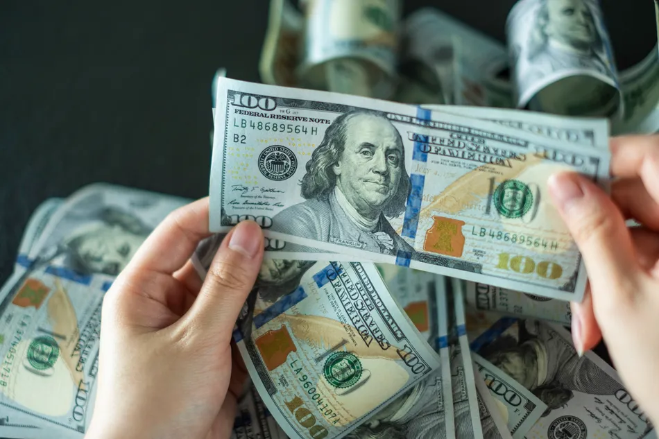 الكويت تجمع 3.25 مليار دولار من سندات دولية على شريحتين